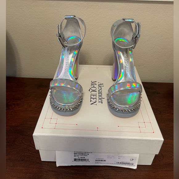 Alexander McQueen iridescent faux leather sandals NWT - Picture 7 of 10
